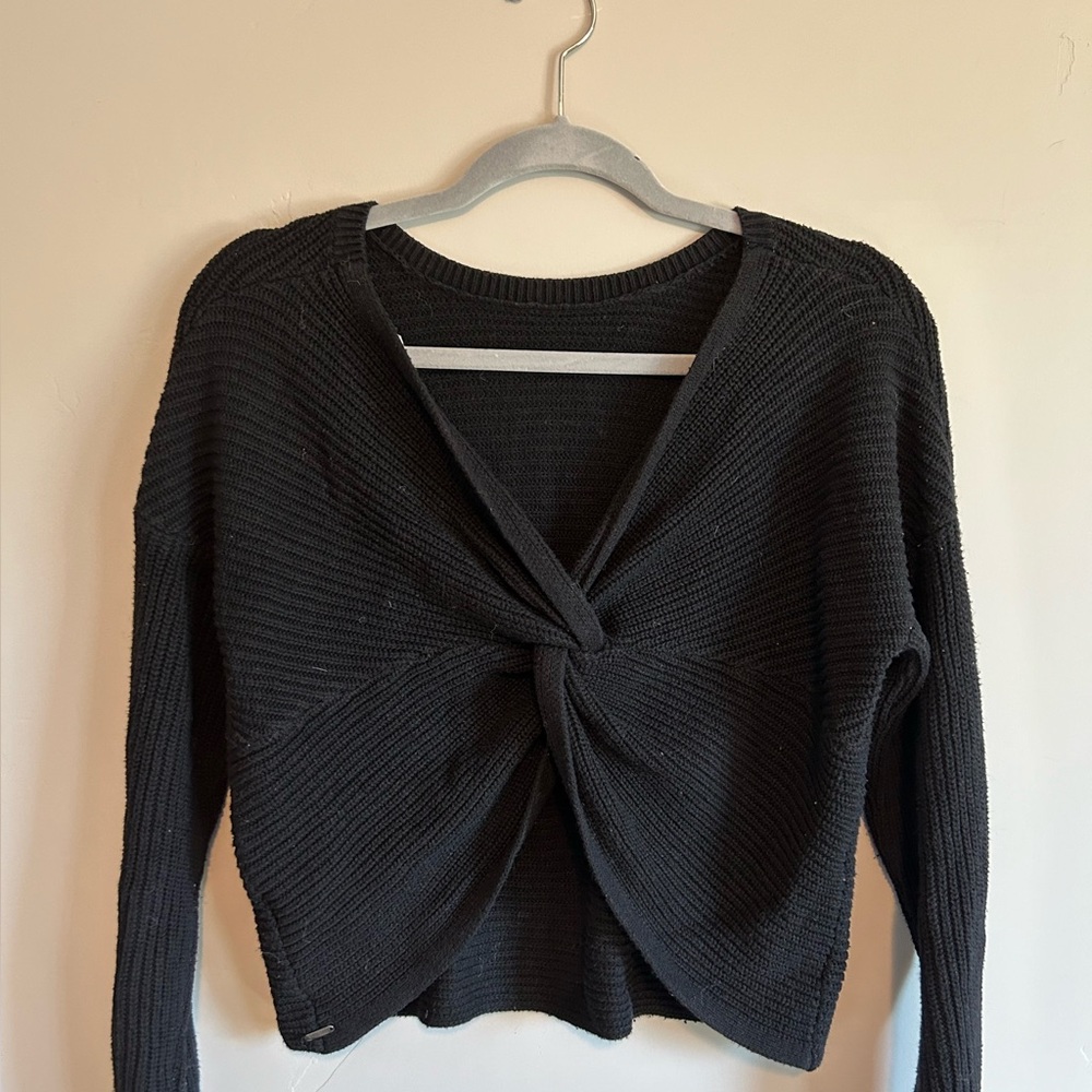 Black twist sweater front/back